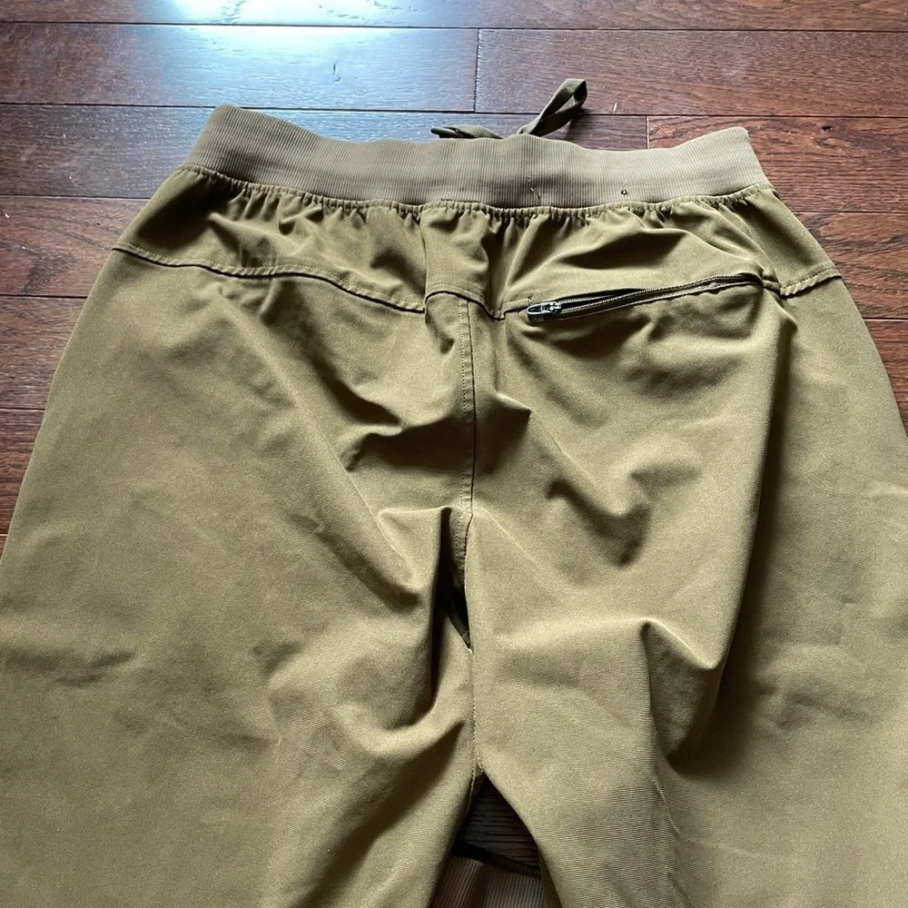 lululemon athletica Men's Khaki Joggers - Picture 4 of 12